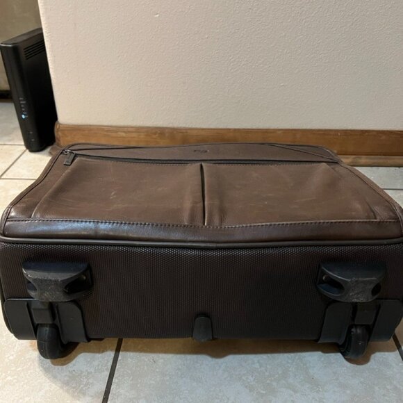 Solo Wheeled Brown Laptop Bag for Business Travel - Picture 2 of 4